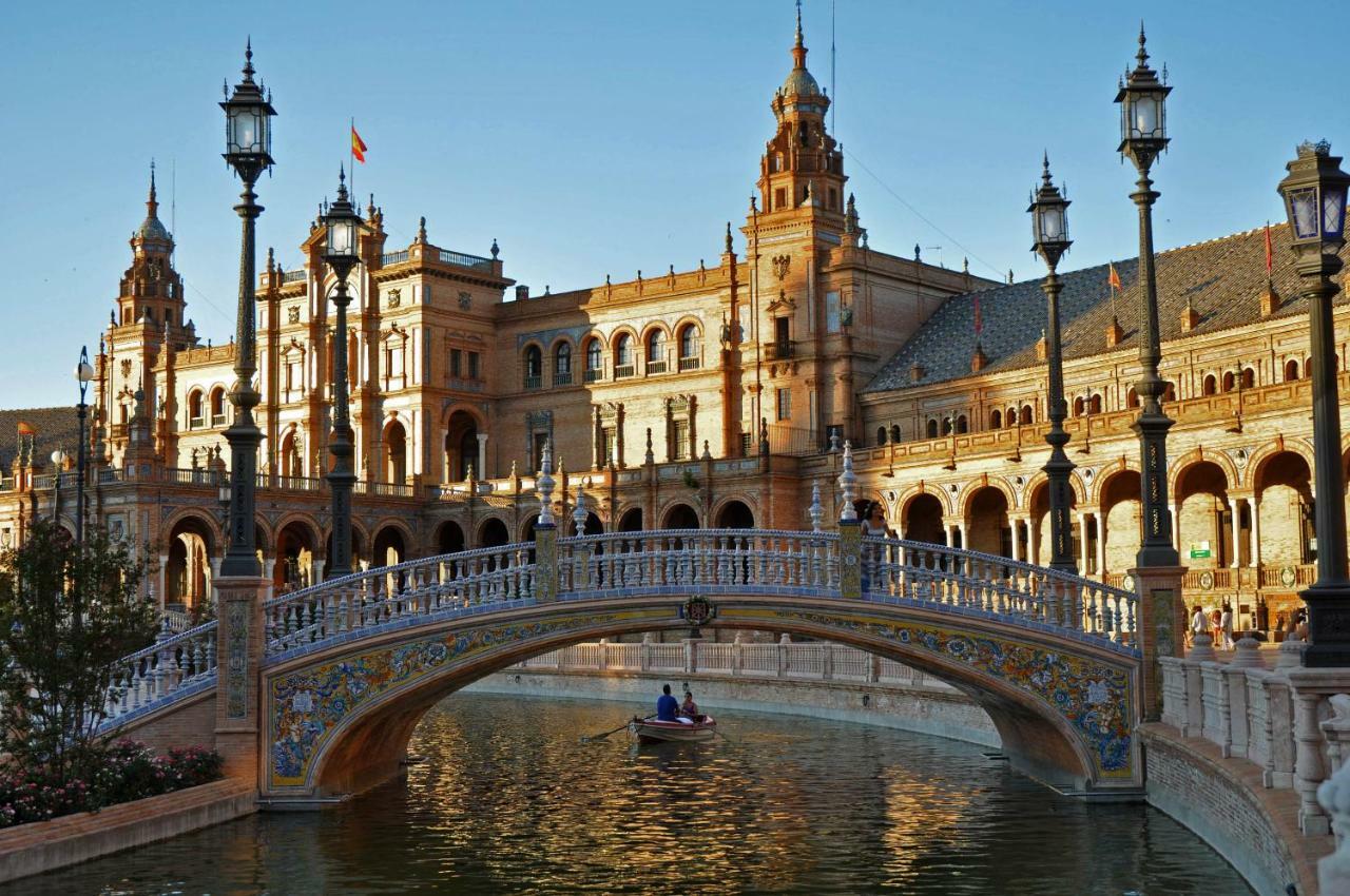 Go To Sevilla Cathedral Bagian luar foto