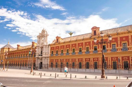 Go To Sevilla Cathedral Bagian luar foto